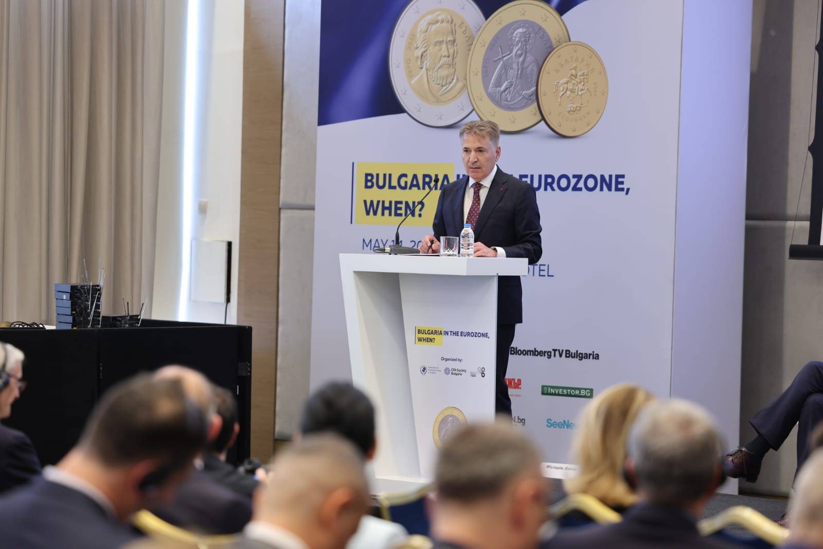 Министърът на икономиката и индустрията д-р Петко Николов на конференцията 